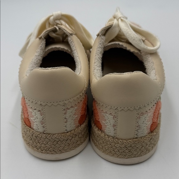 Dolce Vita Azalia Floral Embroidered Women's Sneakers - Picture 3 of 9